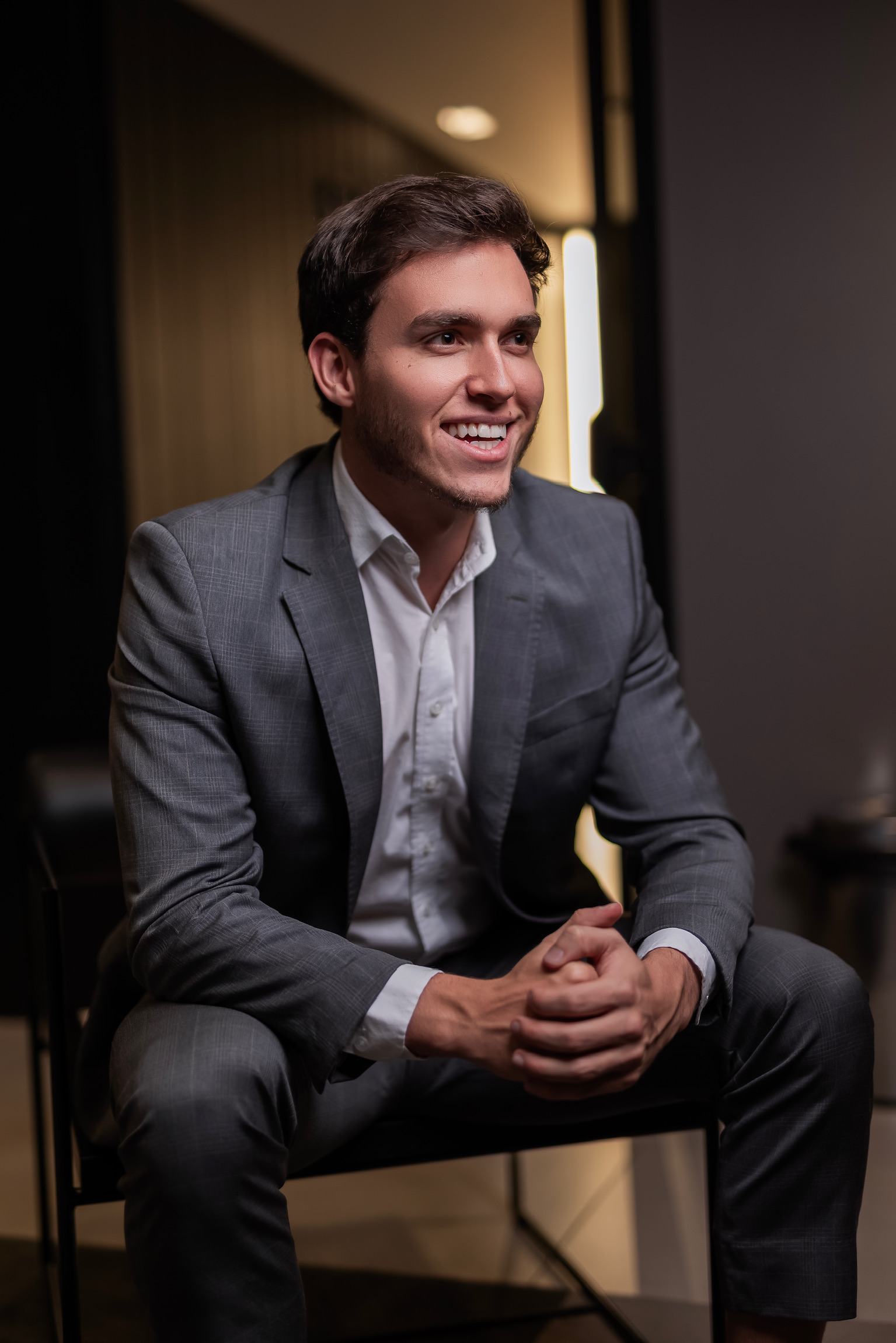 Retrato profissional do Dr. Luís Guilherme Menegucci